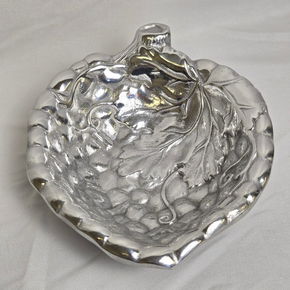 Wilton Armetale RWP Small Grape Leaf Serving Bowl Silver Tone 353734 7" Vtg